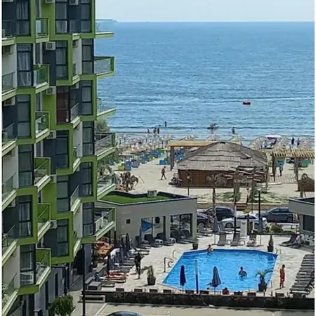 Beach Pool & Spa Langa Plaja *
