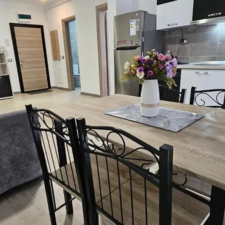 Beach Pool & Spa Langa Plaja