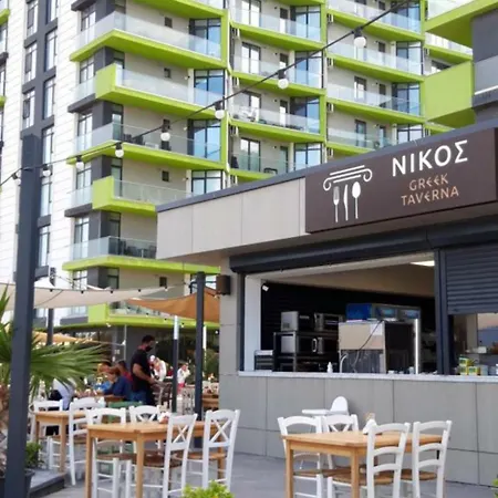 Beach Pool & Spa Langa Plaja